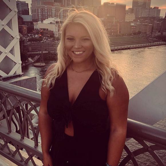 Meet your Posher, Paige - Picture 1 of 1